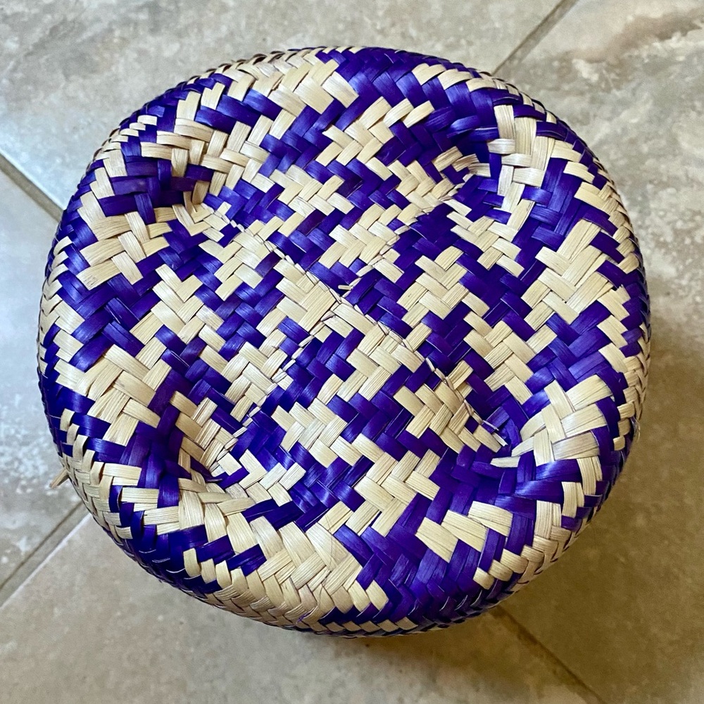 🆕 Handmade Lidded Palm Leaf Basket - Picture 2 of 7